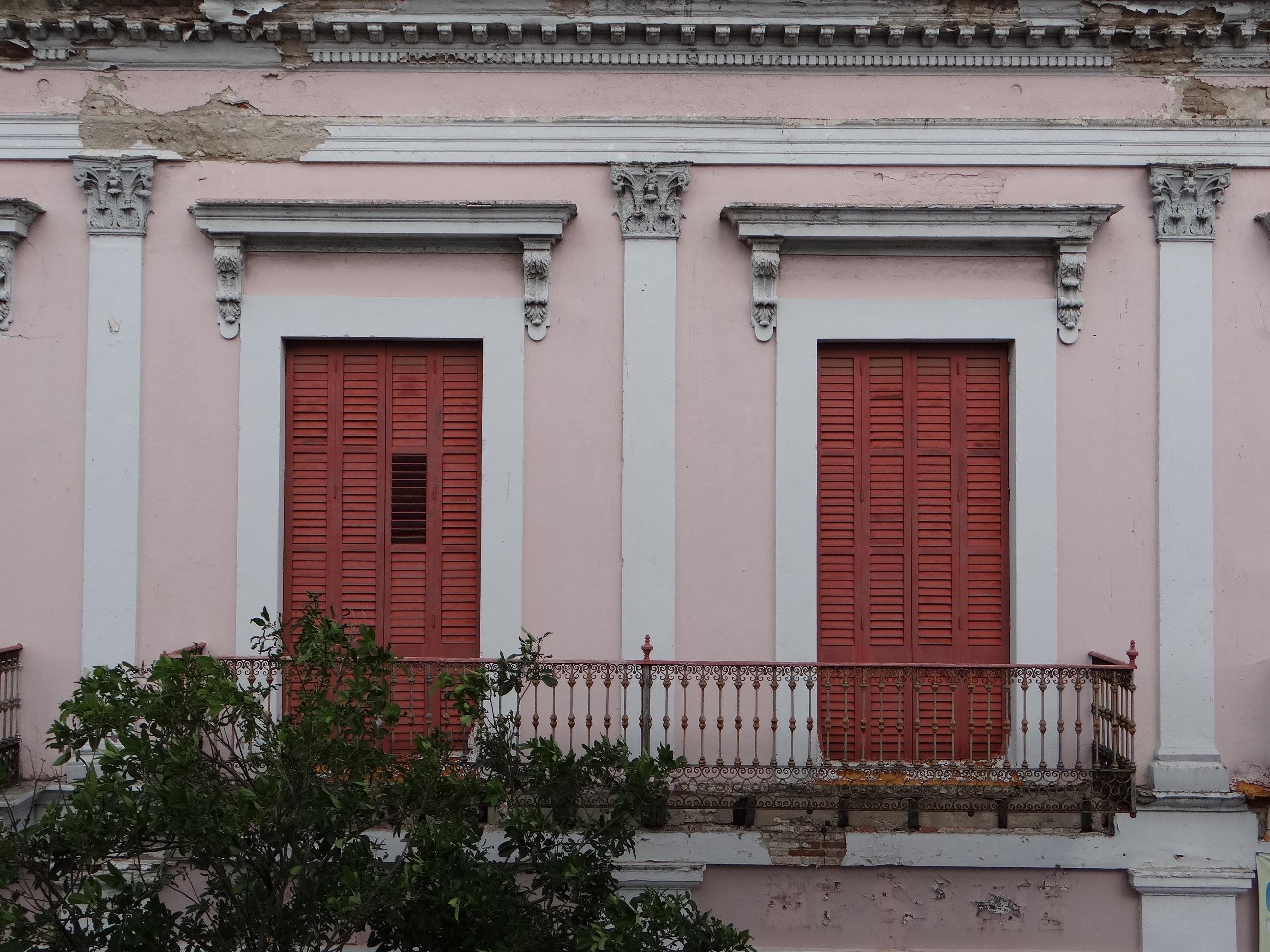 Edificio 1 - Detalle Ornamental - Ponce - 2013 00001